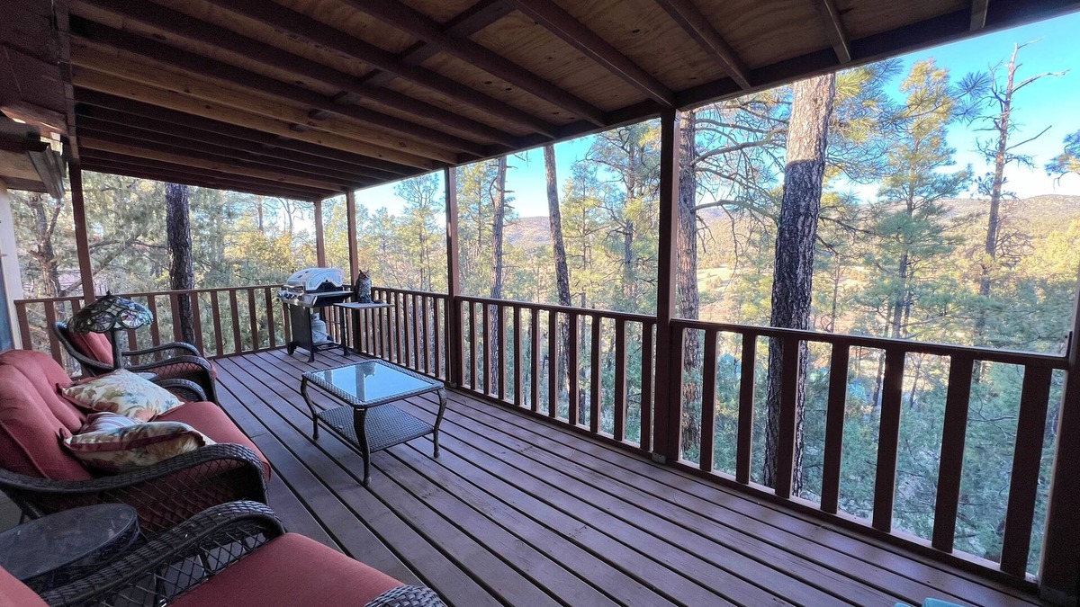San Lorenzo Cabin | Lake Roberts Cabin in the Pines