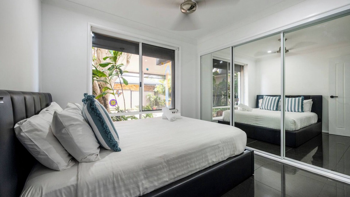 Yamba House | Lake Side Bliss LJ Hooker