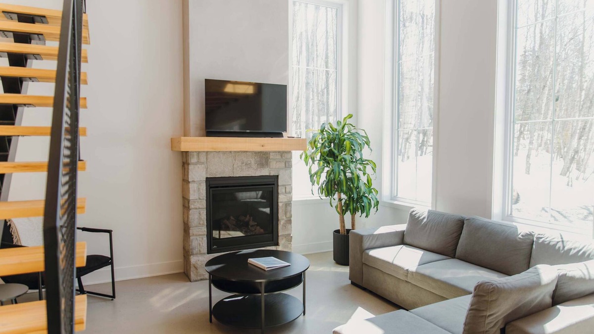 Chertsey Ski Chalet | Lake, Spa and Pool table - Le Gaia