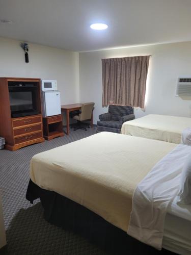 Saddlestring Hotel | Lake Stop Resort