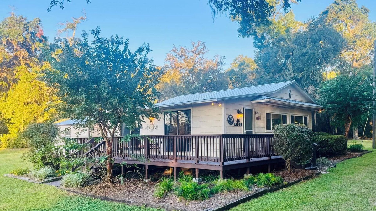 Quincy Cottage | Lake Talquin cozy 2-bedroom cottage w/peaceful lakeview. 35 minutes from FSU.