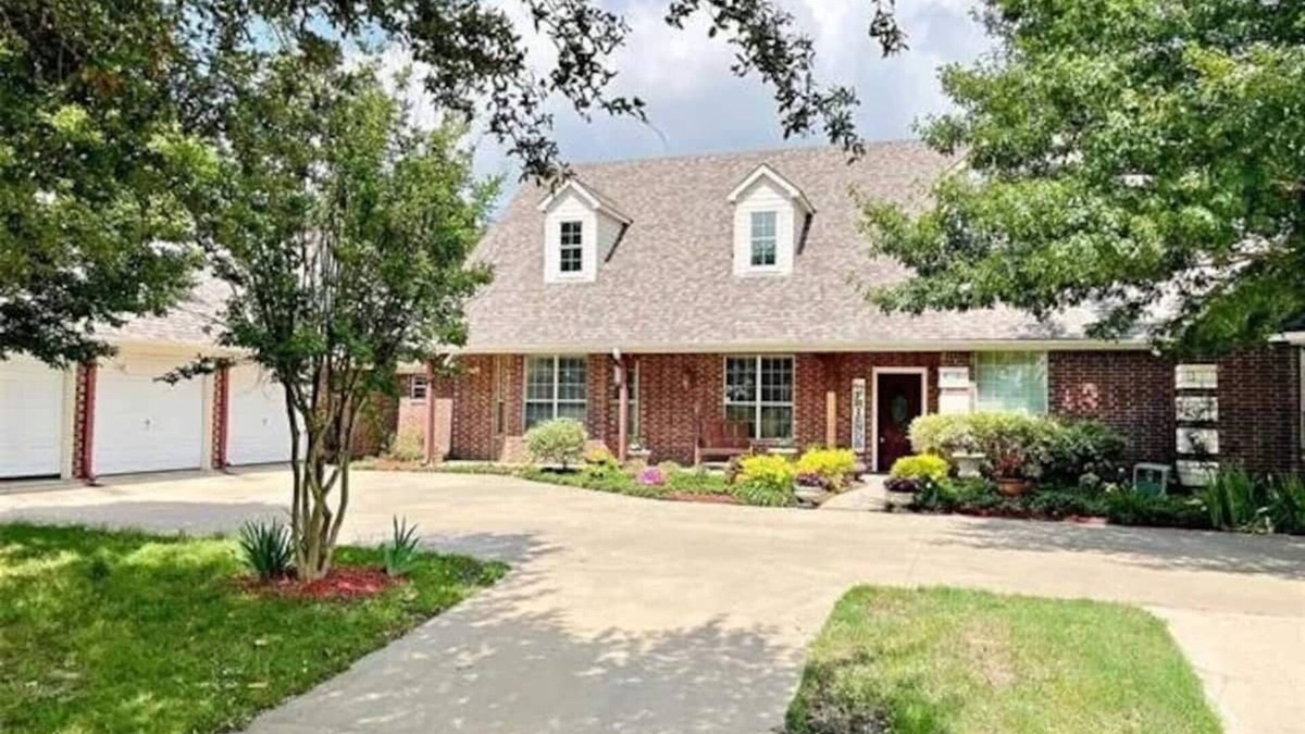 Point Other | Lake Tawakoni RetreatnA charming country side getaway.
