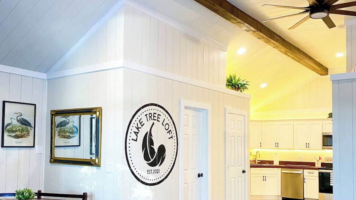 Vero Beach Apartment | Lake Tree Loft mins from the Beach-Barn Style Chic