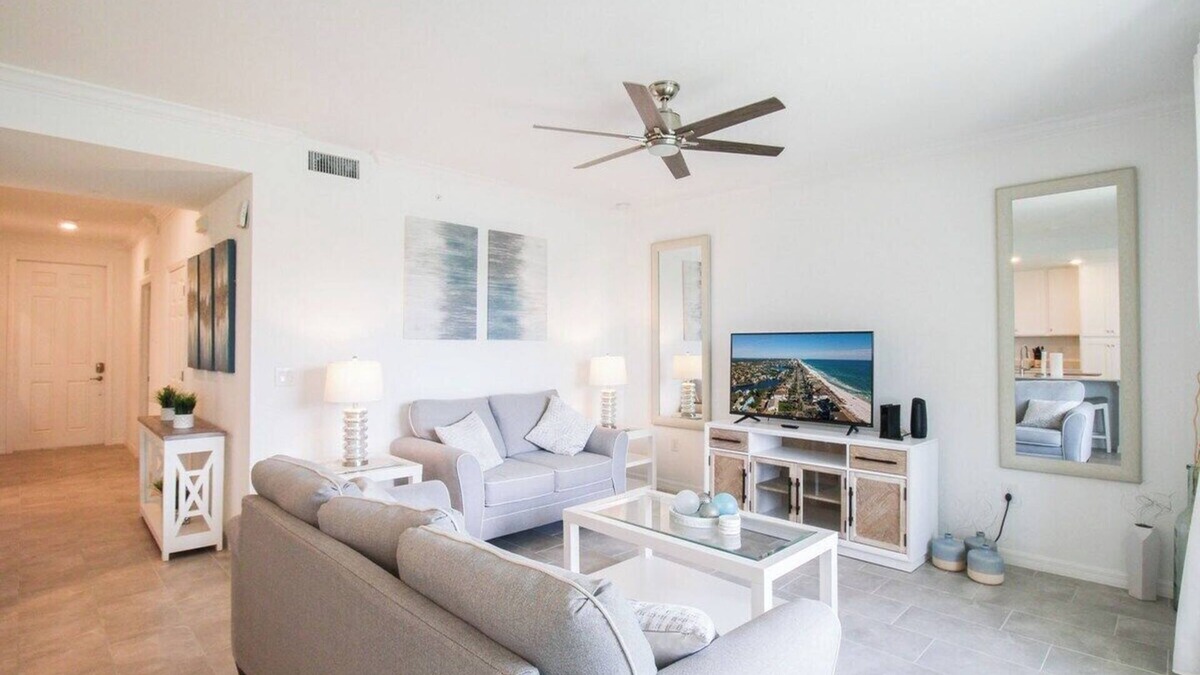 Lakewood Ranch Condo | Lake view 2/2 condo in Lakewood National Golf Club - Piper On Twelve