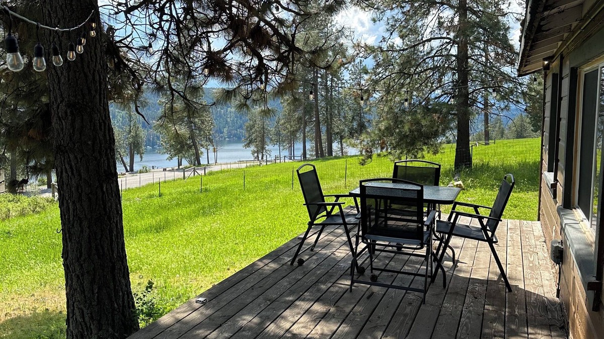 Coeur d'Alene Cabin | Lake view cabin!