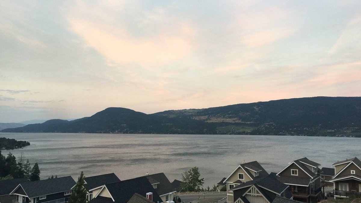 Central Okanagan Cottage | Lake view cottage in Lacasa Resort