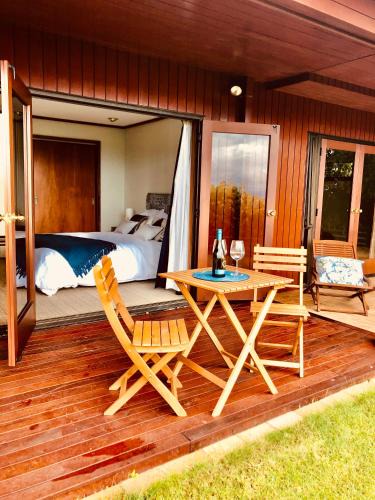 Acacia Bay Apartment | Lake View Garden Apartment