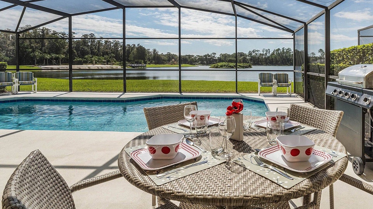 Lake Berkley House | Lake View Home w/Private Pool & 5BR – Near Disney