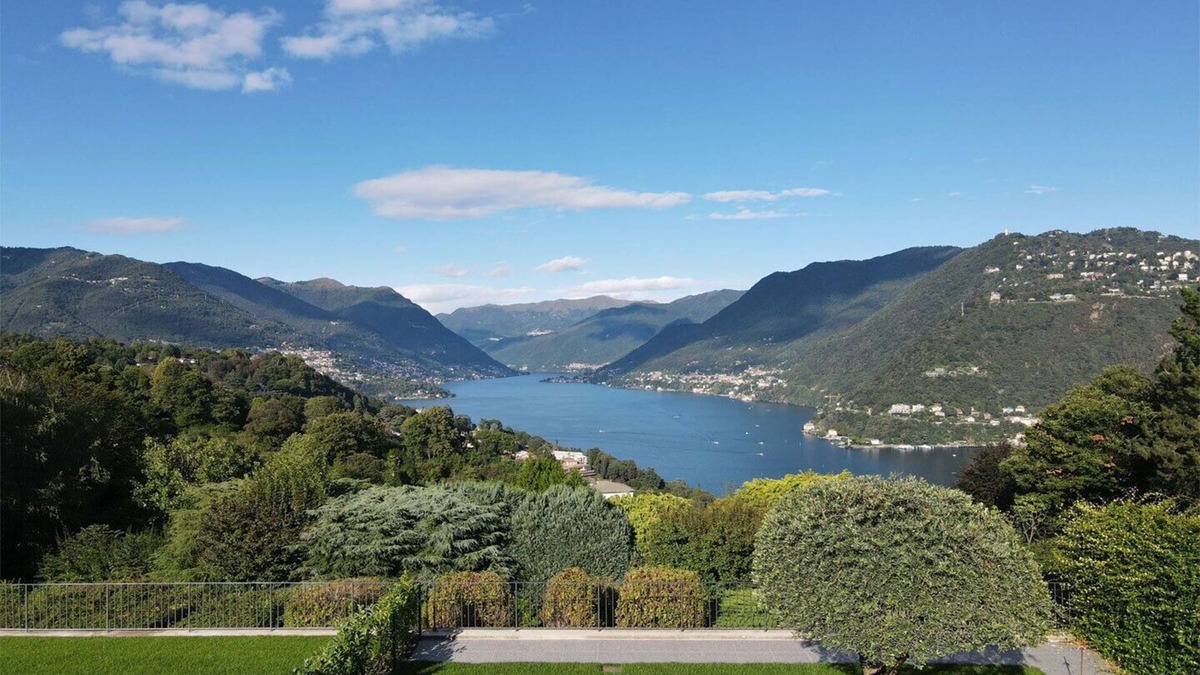 Como Apartment | Lake View Loft in a Villa with swimming pool and tennis court