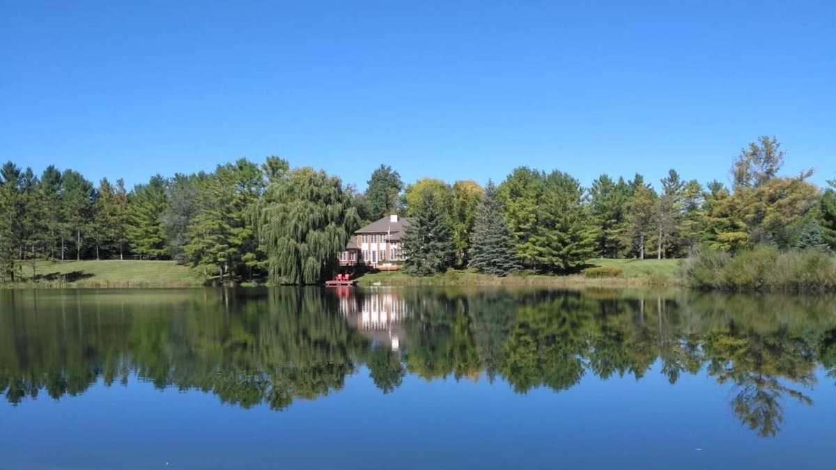 Adjala-Tosorontio Villa | Lake View Resort-style apartment