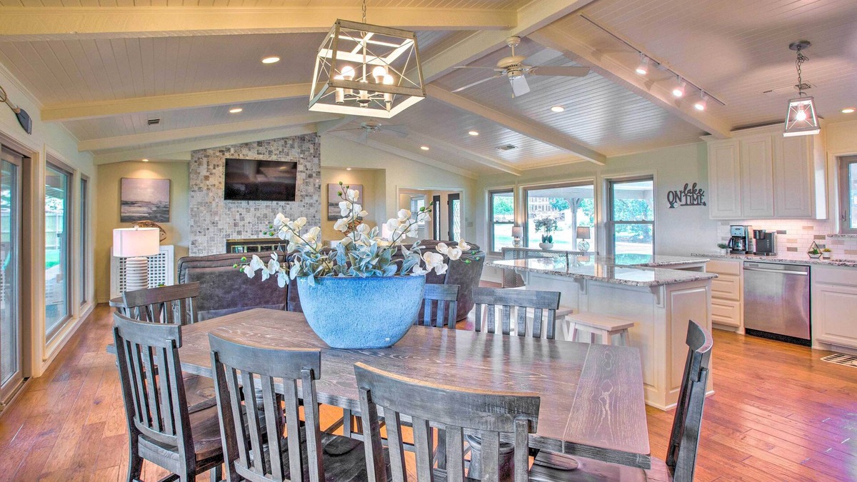 Pottsboro House | Lake View ‘Tangled at Texoma’ Home w/Hot Tub!