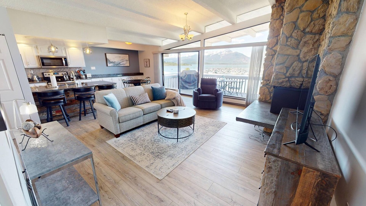 Dillon Condo | Lake View! Updated Top Floor End Unit. Walk to Marina, Concerts, Parks