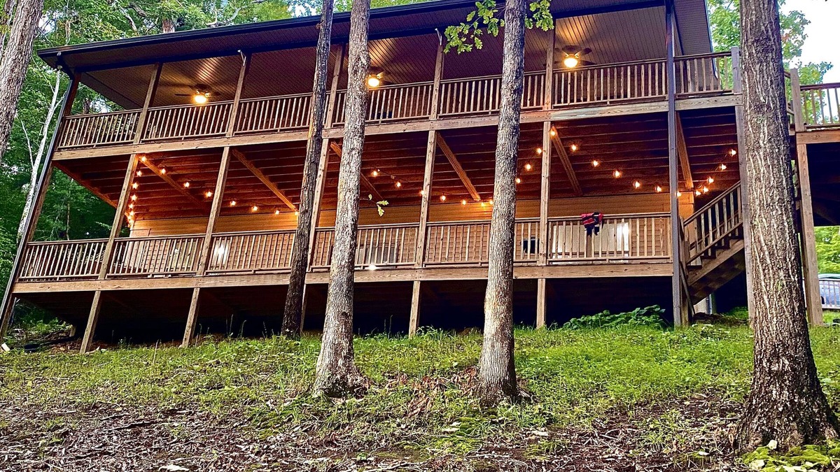 Penrod Cabin | Lake View w/ Dock, Game Room, Fire Pit, & Kayaks