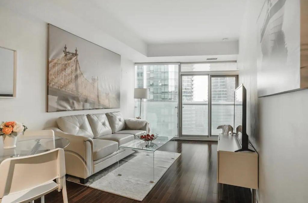 Fort York Apartment | Lake Views 2Bdr 1Bath Downtown Toronto
