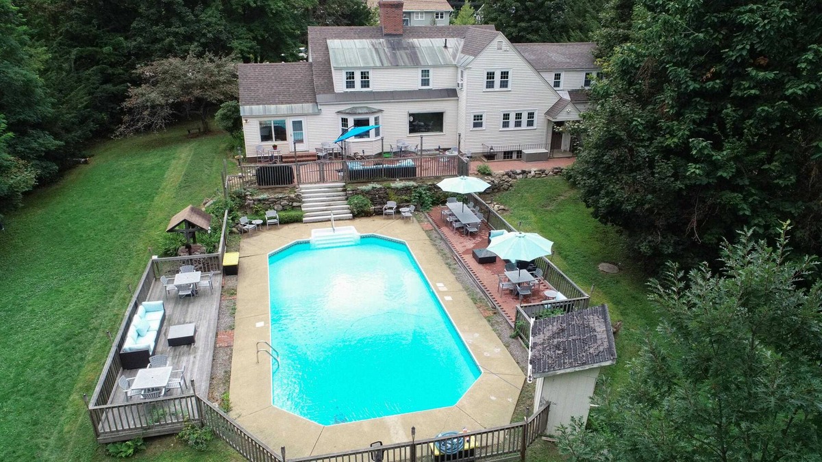 Laconia House | Lake Winnipesaukee House w/ Pool, Fast Wi-Fi, Laundry, Stocked Kitchen and TV!