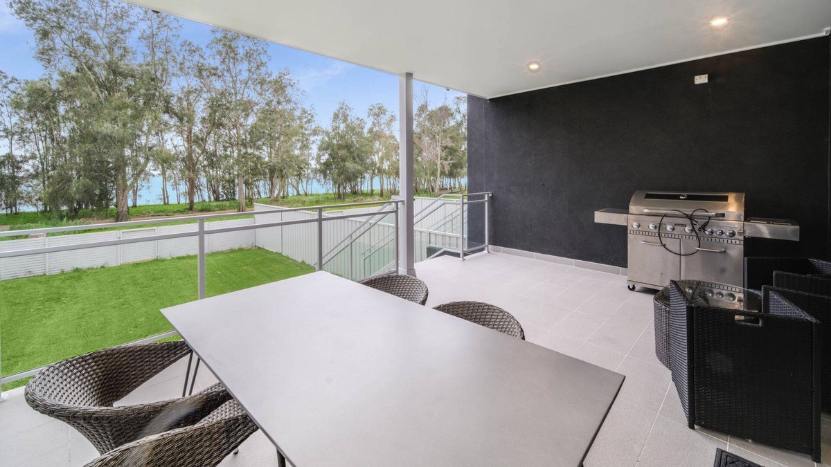 Berkeley Vale House | Lakedge Home at Berkeley Vale