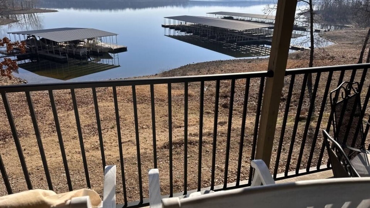 Indian Point Condo | Lakefront 2 Bedroom Condo - 12x28 Boat slip included -near Silver Dollar City