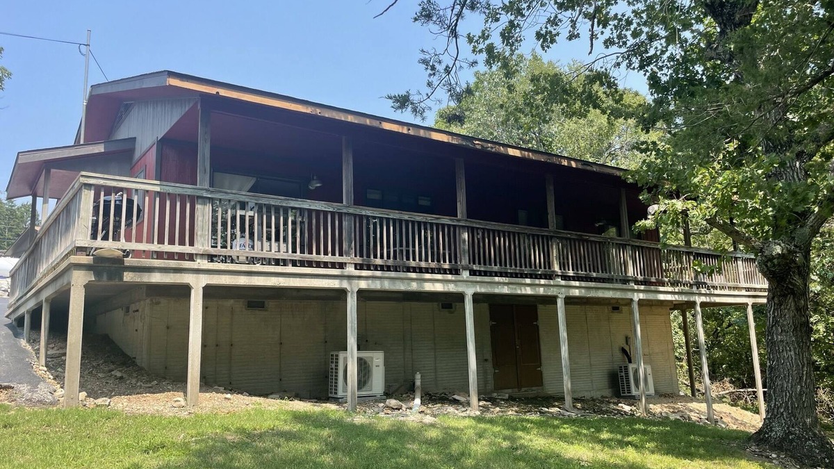 Kimberling City Cabin | Lakefront 2BR Duplex Cabin w/Pool + Boat dock