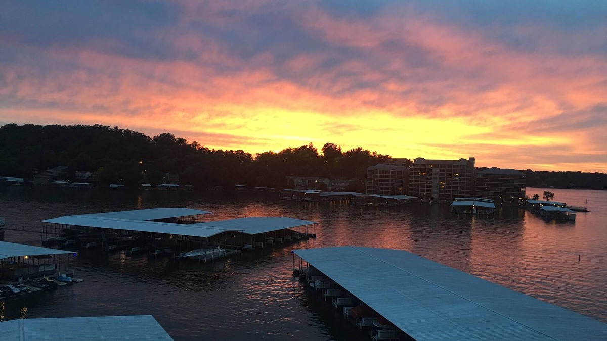 Lake Ozark Condo | Lakefront 3 bed 2 bath condo with 3 pools and elevator
