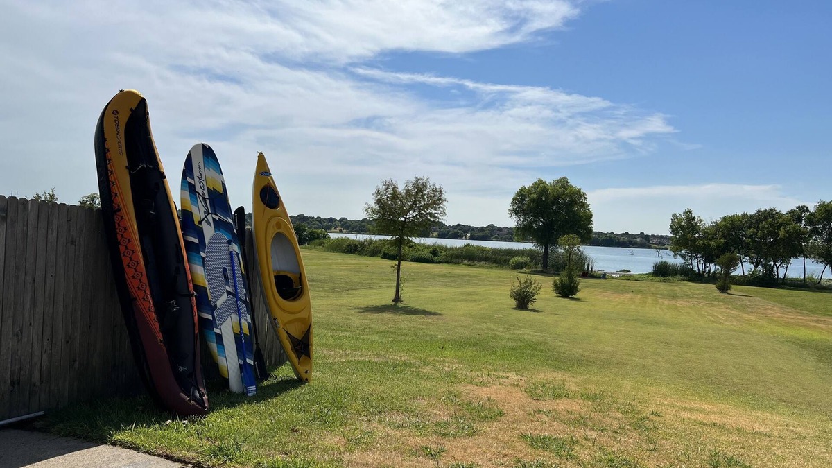 Rowlett House | LAKEFRONT 4 bd/3ba beautifully renovated POOL home w/amazing sunset views