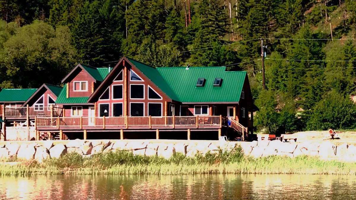 Okanagan-Similkameen House | Lakefront, 5 Bedroom "Aspen" Lodge on Otter Lake