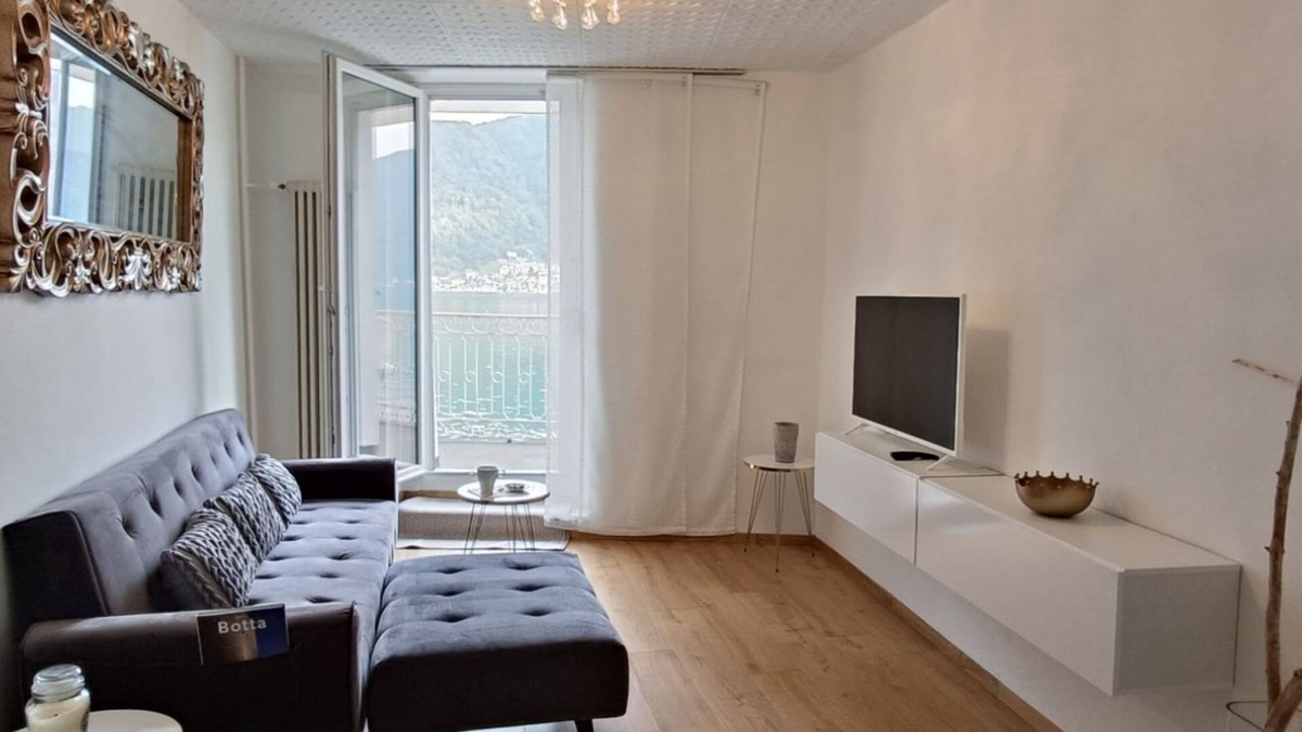 Caslano Apartment | Lakefront apartment in Caslano (Casa Celeste)