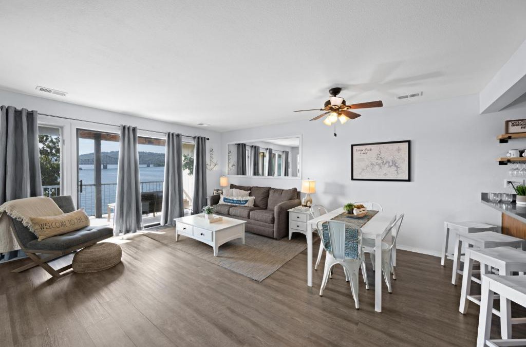 Kimberling City Apartment | Lakefront, Balcony Condo Near Silver Dollar City