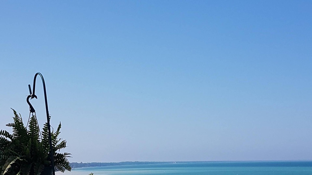 Dashwood Cottage | Lakefront Beach House w/Hot Tub, Private Sandy Beach & Stunning Sunsets