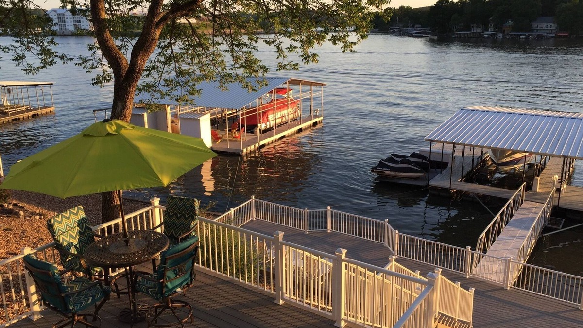 Osage Beach House | Lakefront Beauty!Come Relax