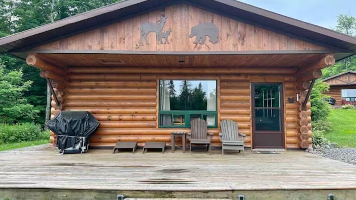 Unorganized Centre Parry Sound Cabin | Lakefront Cabin #5 - 4 Season - Sleeps 7