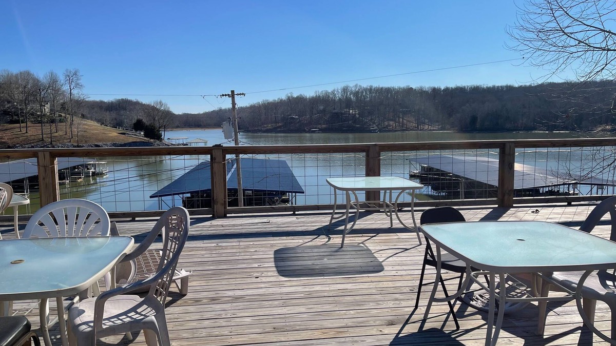 Cadiz Resort | Lakefront cabin at Lake Barkley