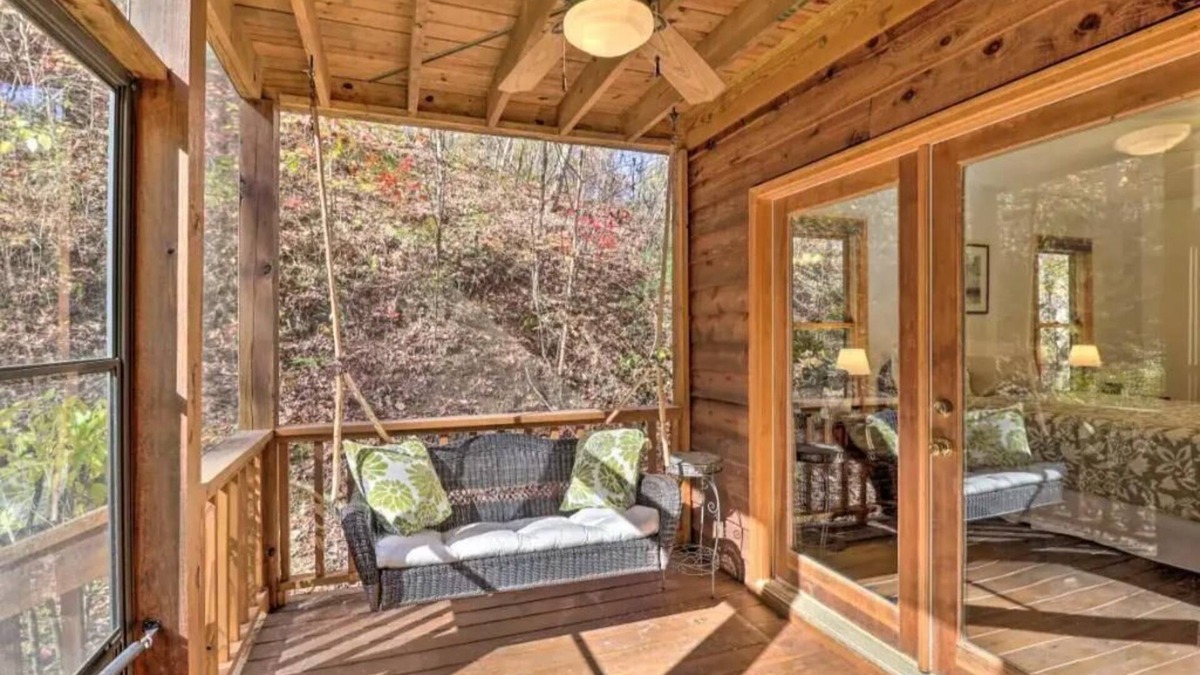 Unaka House | Lakefront Cabin Bordering Nat Park w/Hot Tub!