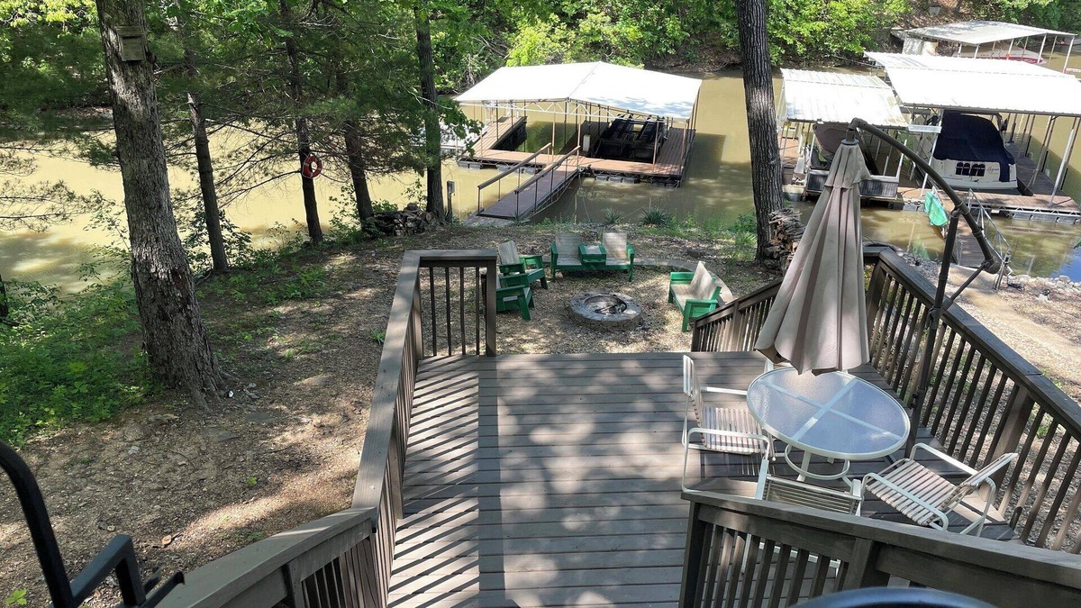 Camdenton House | Lakefront Cabin House near Camdenton at Lake of the Ozarks