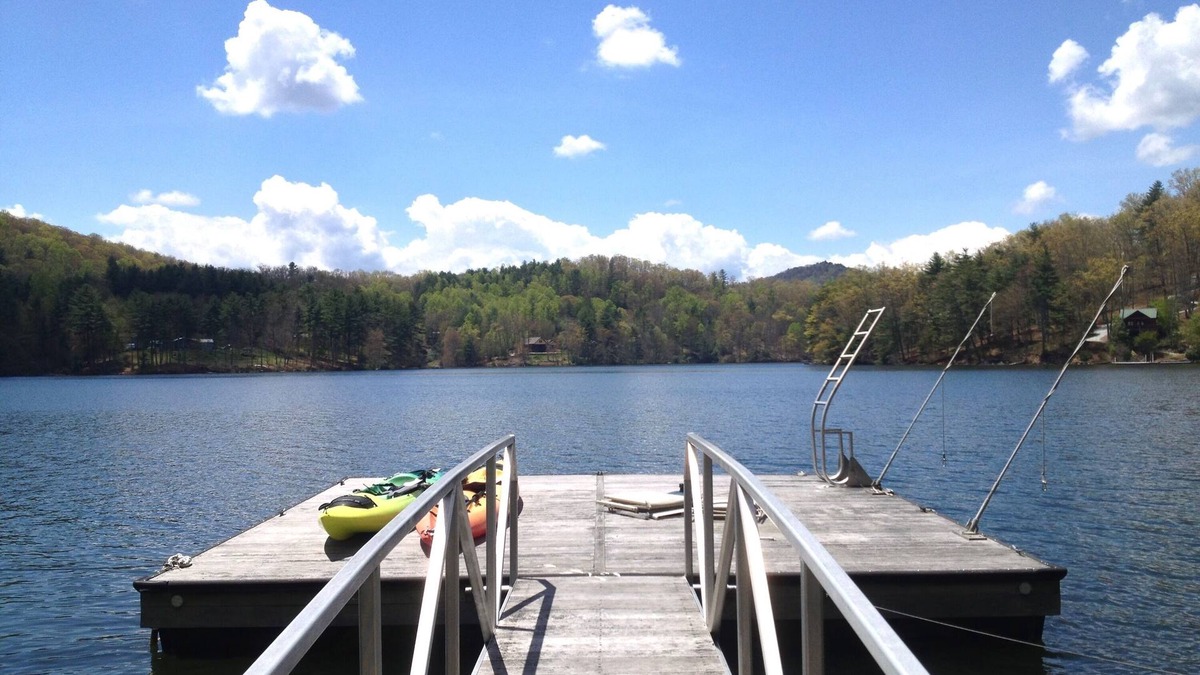 Glenville Cabin | Lakefront Cabin with private Dock - 4 Kayaks - WiFi - Direct TV