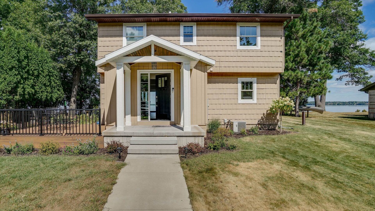 Lake Wissota House | Lakefront Chippewa Falls Haven w/Private Deck!