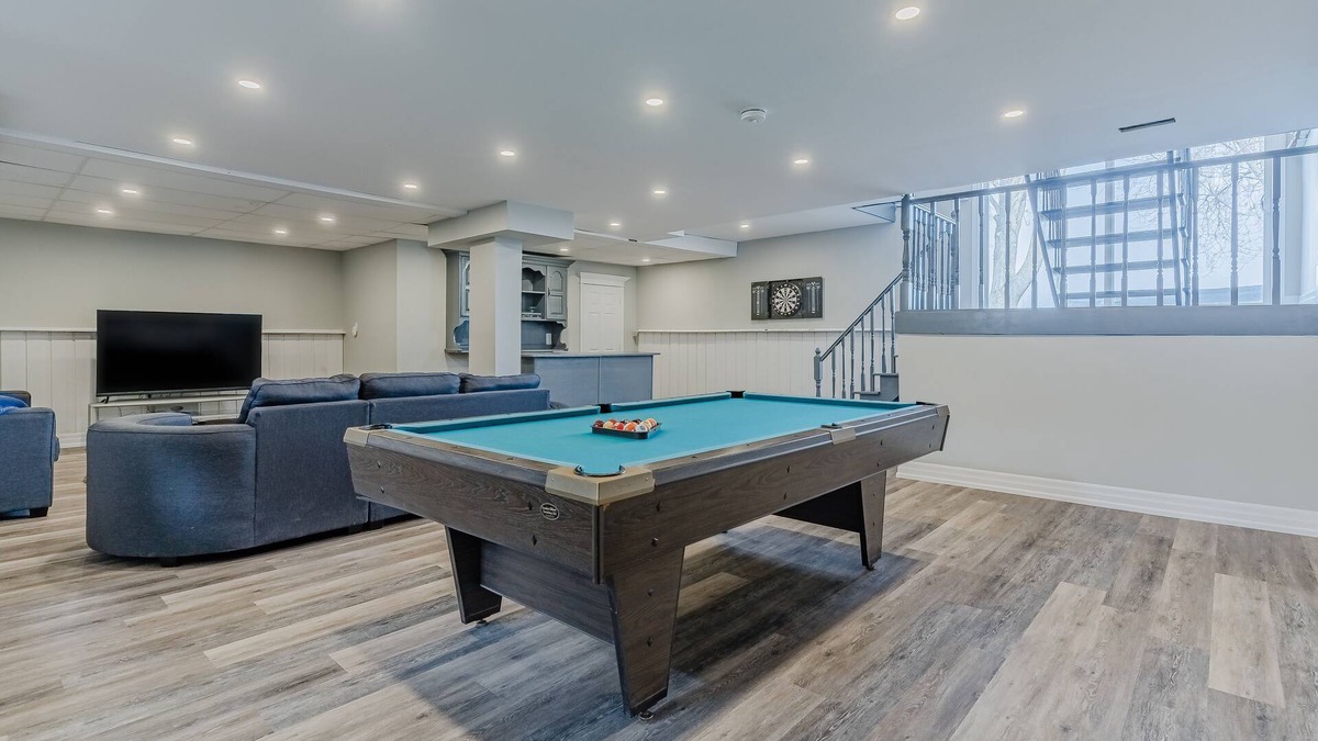 Kawartha Lakes Cottage | Lakefront Cottage with Hot Tub and Pool Table