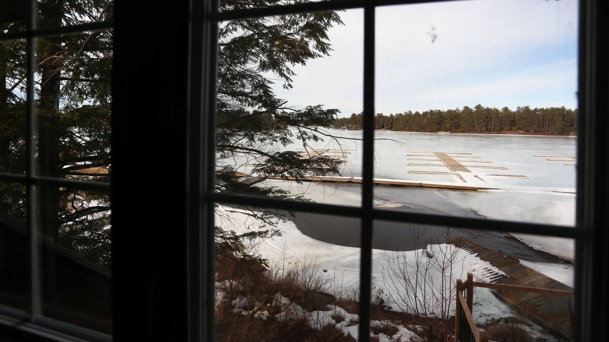 Gravenhurst Cottage | Lakefront Cottage Amazing View