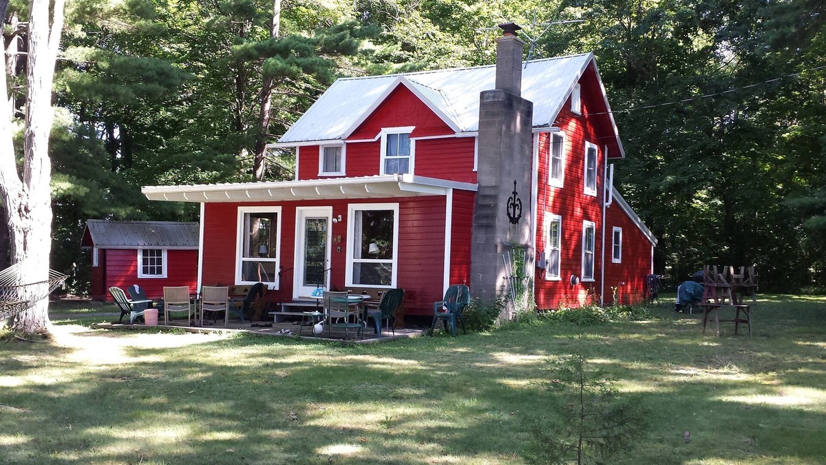 Auburn House | Lakefront Cottage in Private Setting!