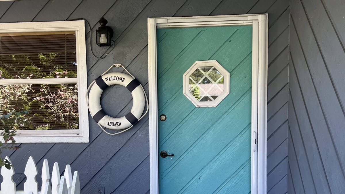 Lake Padgett Estates Cottage | Lakefront cottage with dock