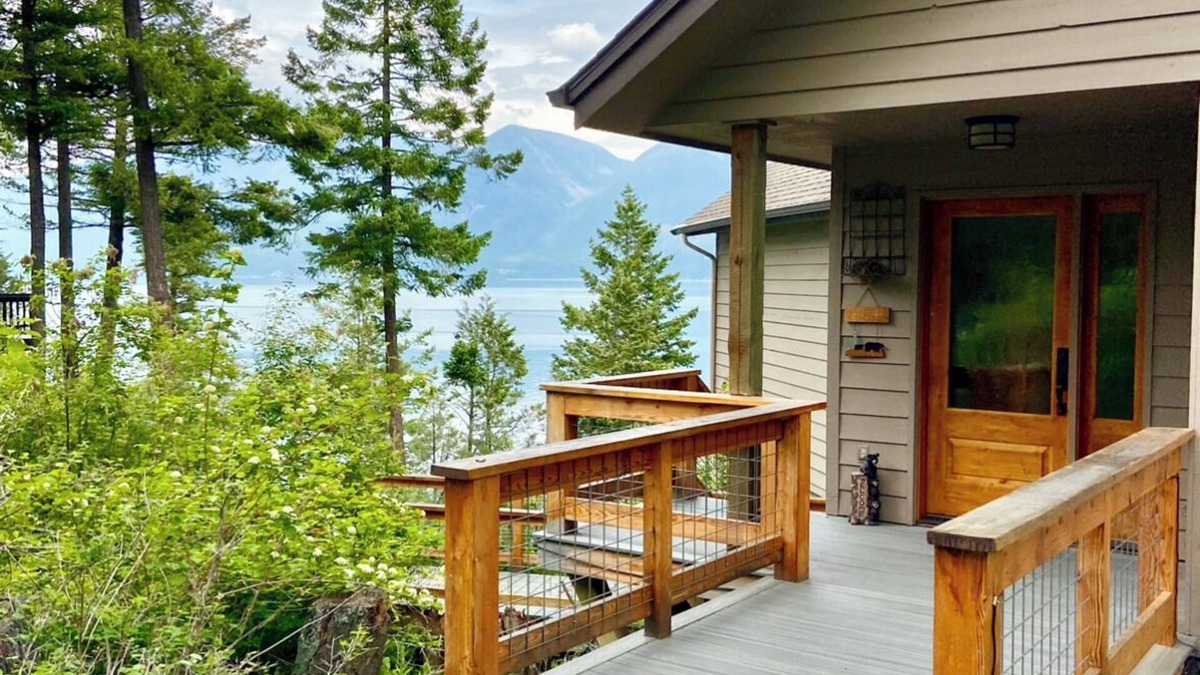 Finley Point Cottage | Lakefront Dream w/Large Dock. Serene Cottage with Room for the whole family!