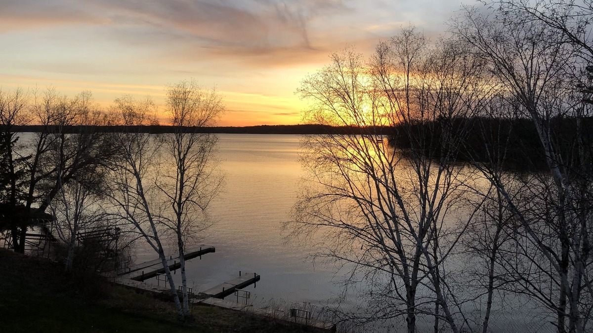 Birchwood Condo | Lakefront Efficiency Condo with Indoor Pool/Hot Tub - Tagalong Resort Unit 431B