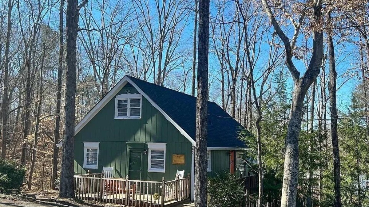 Seneca Cabin | Lakefront Escape close to Clemson and Seneca