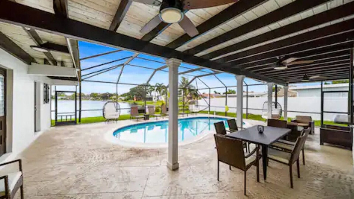 Cooper City House | Lakefront Estate Pool Home/Game Room 5BR/3 Suites