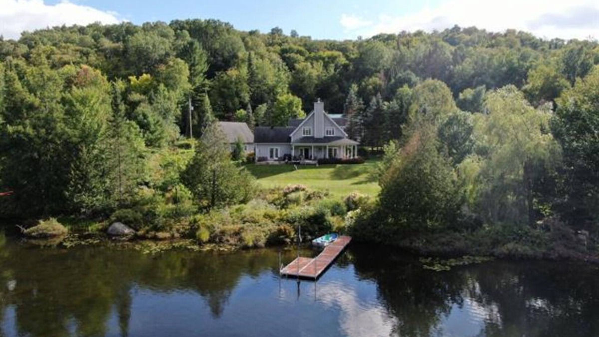 Mont-Tremblant House | Lakefront family home near Tremblant ski village