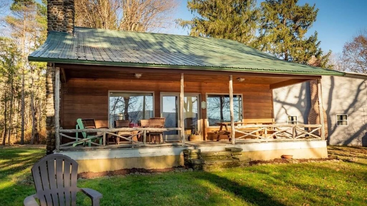 Oneonta House | Lakefront, family friendly home -Baseball campers!