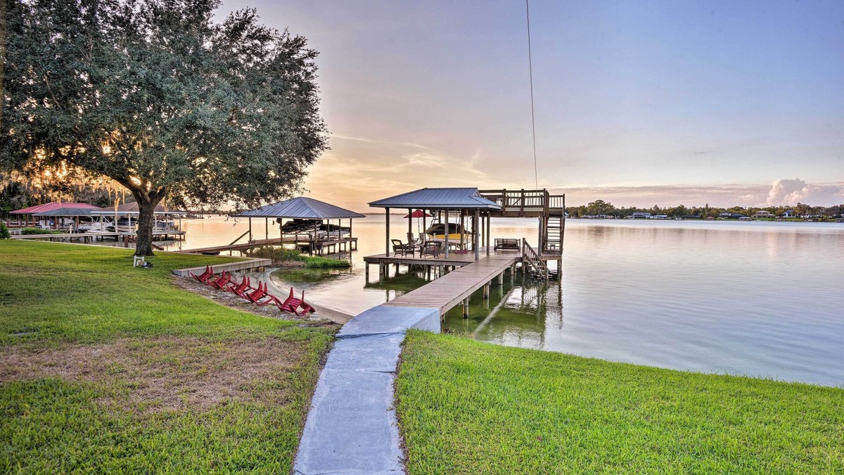 Lake Placid Cottage | Lakefront Florida Retreat - Pool Table & Boat Dock