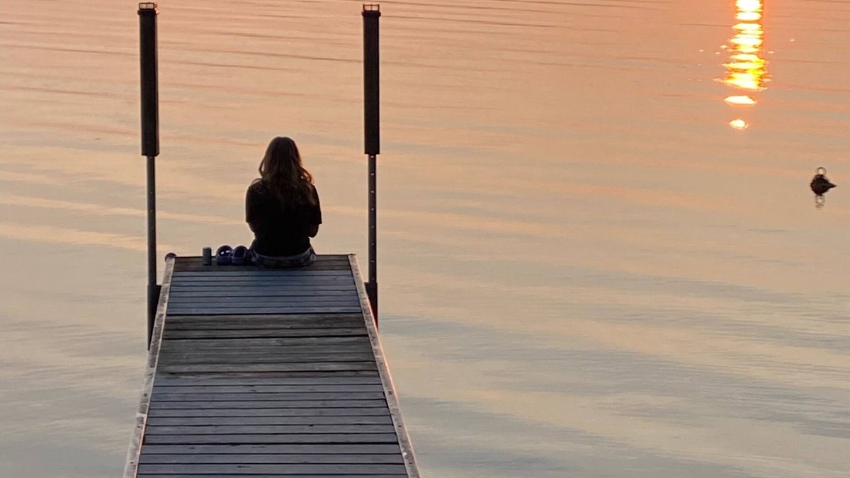 Cobden Cottage | Lakefront Getaway – Swim, relax, and unwind by the water