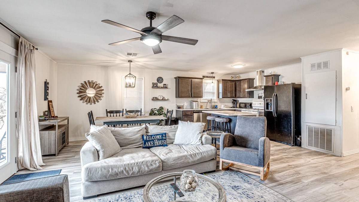 Hoyt Cabin | Lakefront Getaway w boat slip, Sandy Beach, 2 Living Rooms. Sleeps 12