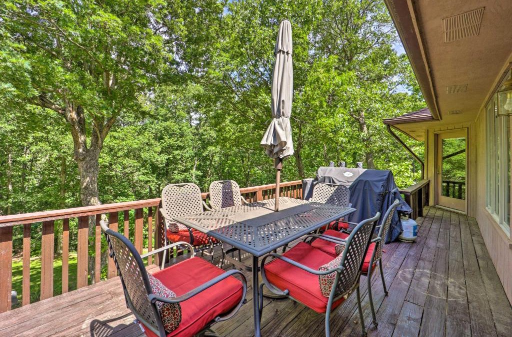 Bella Vista House | Lakefront Getaway with Private Dock and Kayaks!