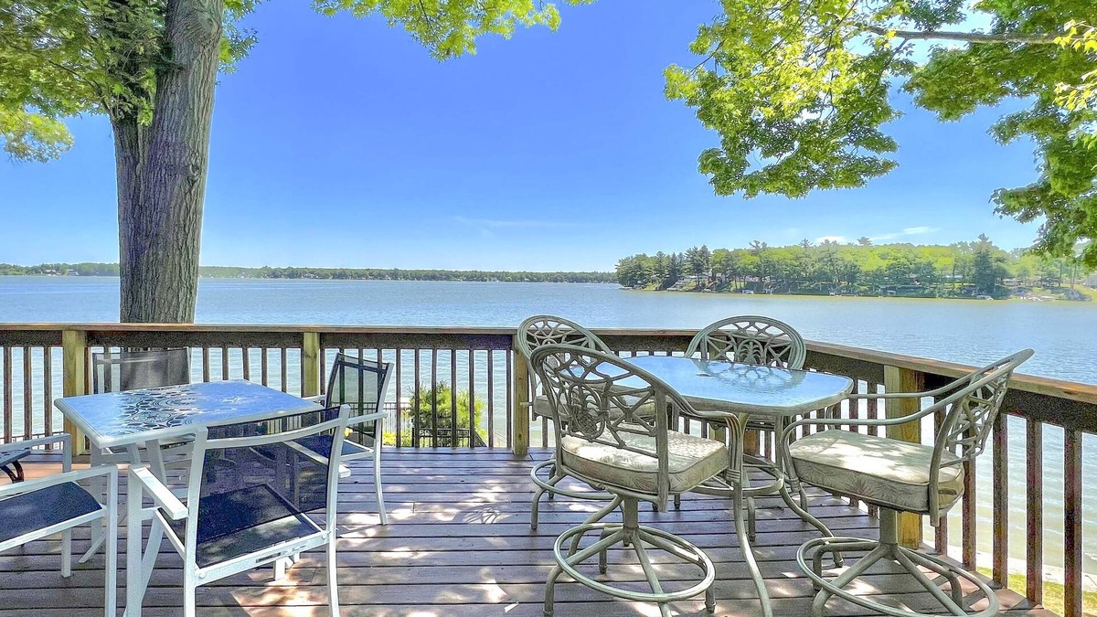 Grant House | Lakefront Grant Getaway w/ Deck + Fire Pit!